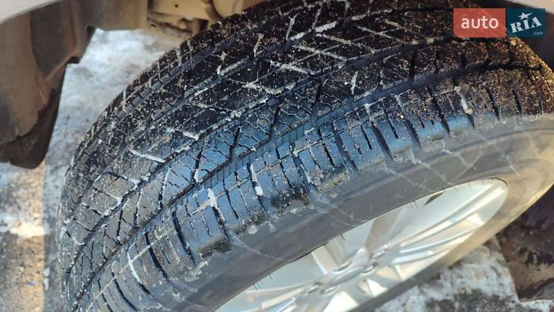 Внедорожник / Кроссовер Land Rover Discovery 2015 в Трускавце