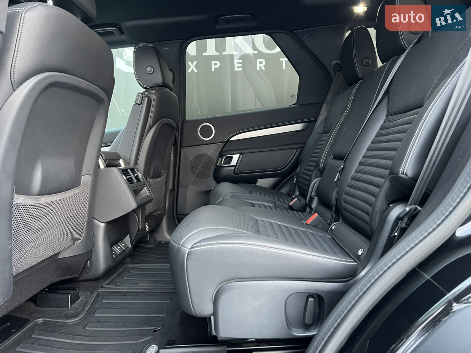 2023 Land Rover Discovery - мініатюра 24