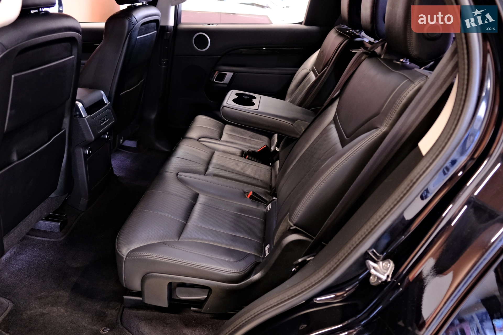 2019 Land Rover Discovery - мініатюра 35