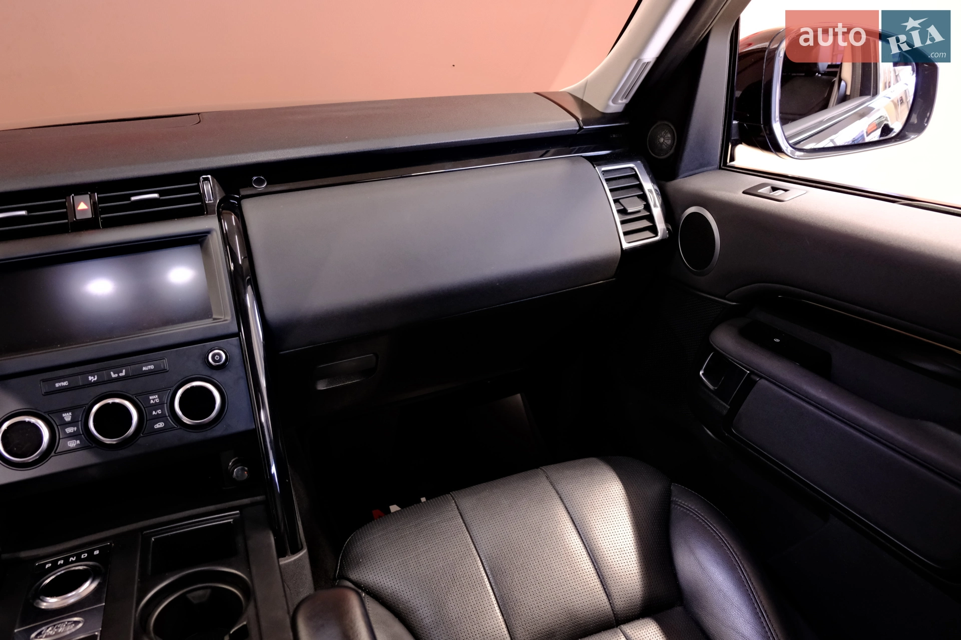 2019 Land Rover Discovery - мініатюра 47