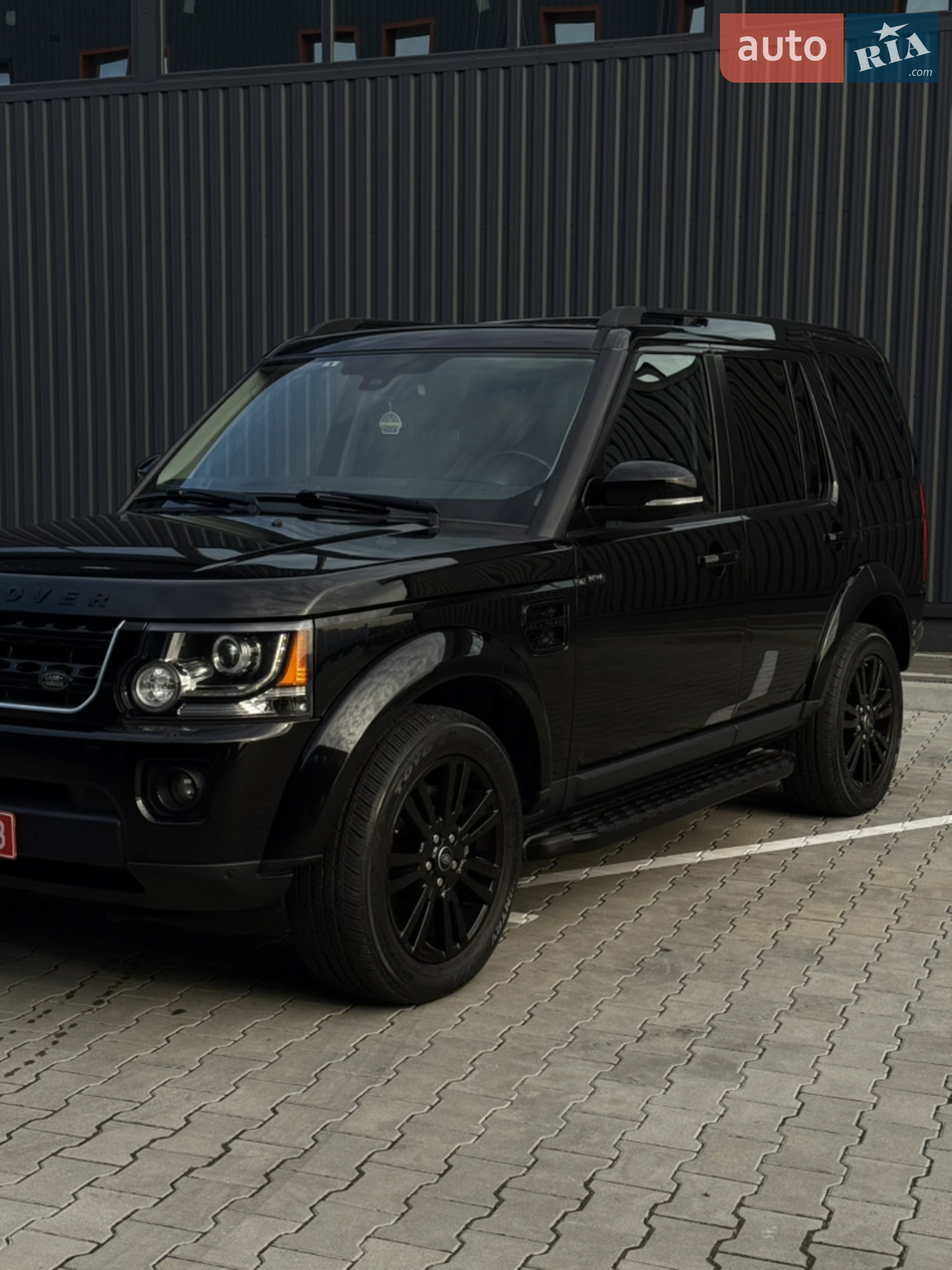 2016 Land Rover Discovery - мініатюра 32