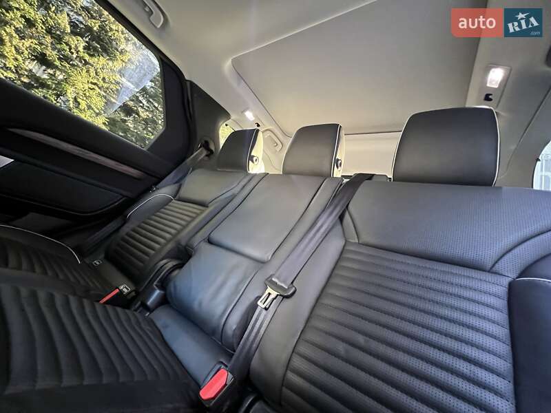 Внедорожник / Кроссовер Land Rover Discovery 2017 в Киеве