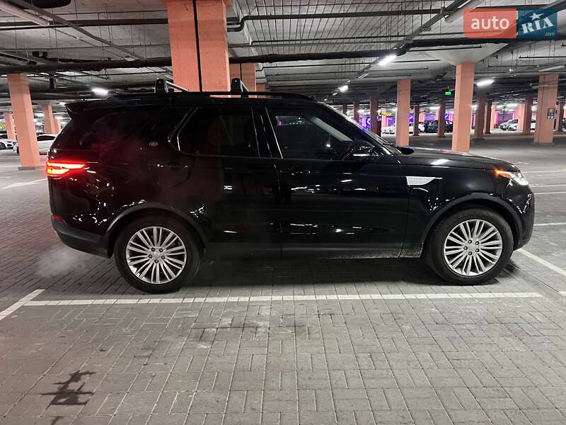 Внедорожник / Кроссовер Land Rover Discovery 2017 в Киеве