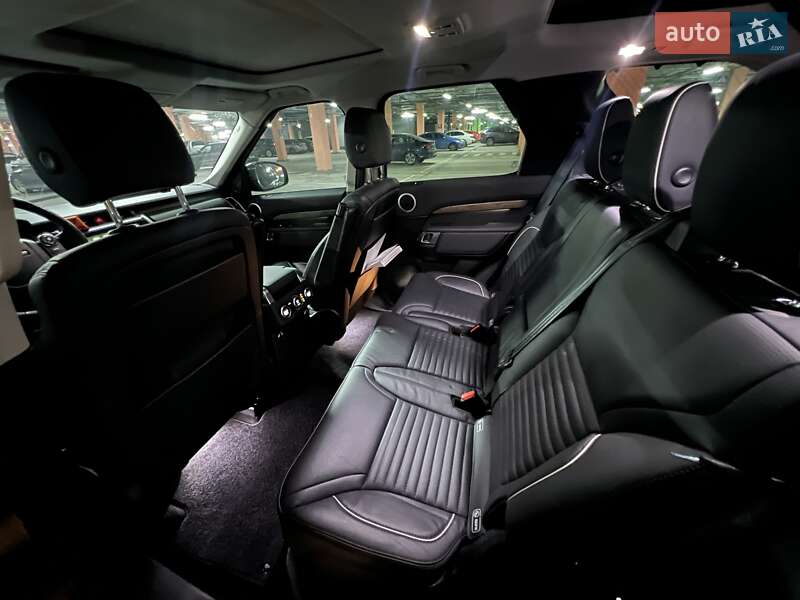 Внедорожник / Кроссовер Land Rover Discovery 2017 в Киеве