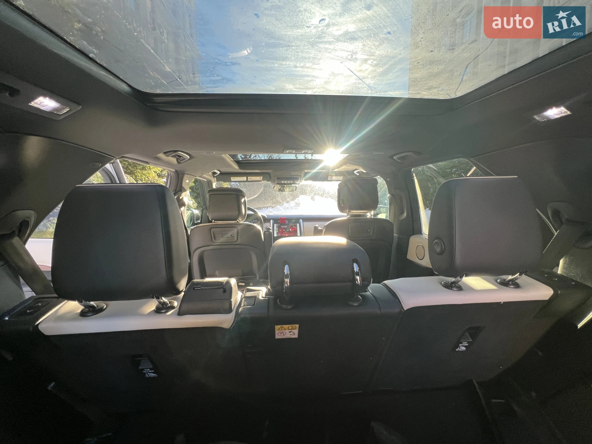 2021 Land Rover Discovery - мініатюра 11