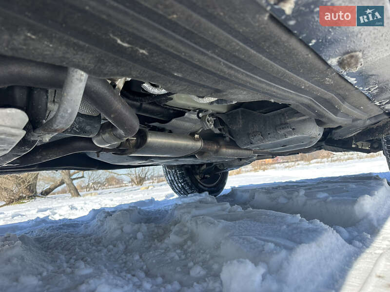 Внедорожник / Кроссовер Land Rover Discovery 2019 в Киеве