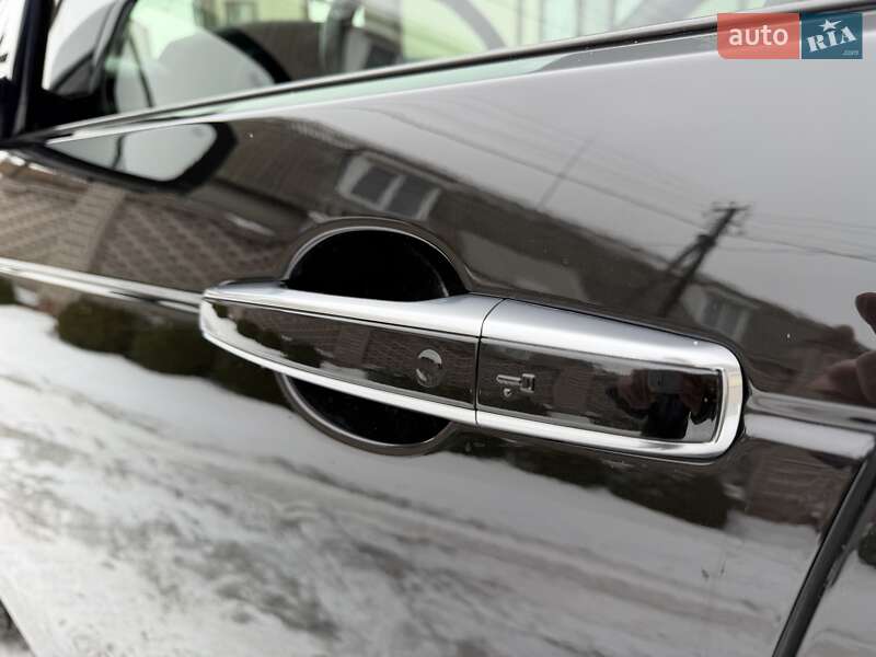 Внедорожник / Кроссовер Land Rover Discovery 2017 в Виннице