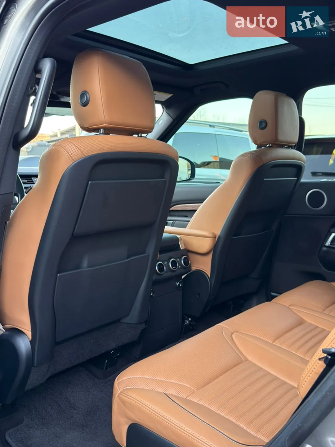 2018 Land Rover Discovery - мініатюра 17