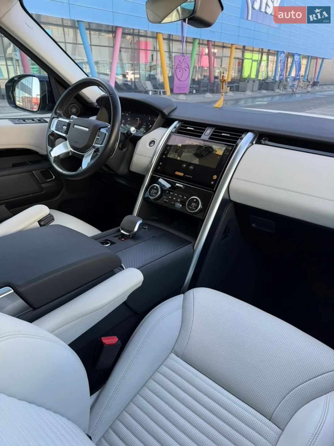 2021 Land Rover Discovery - мініатюра 26