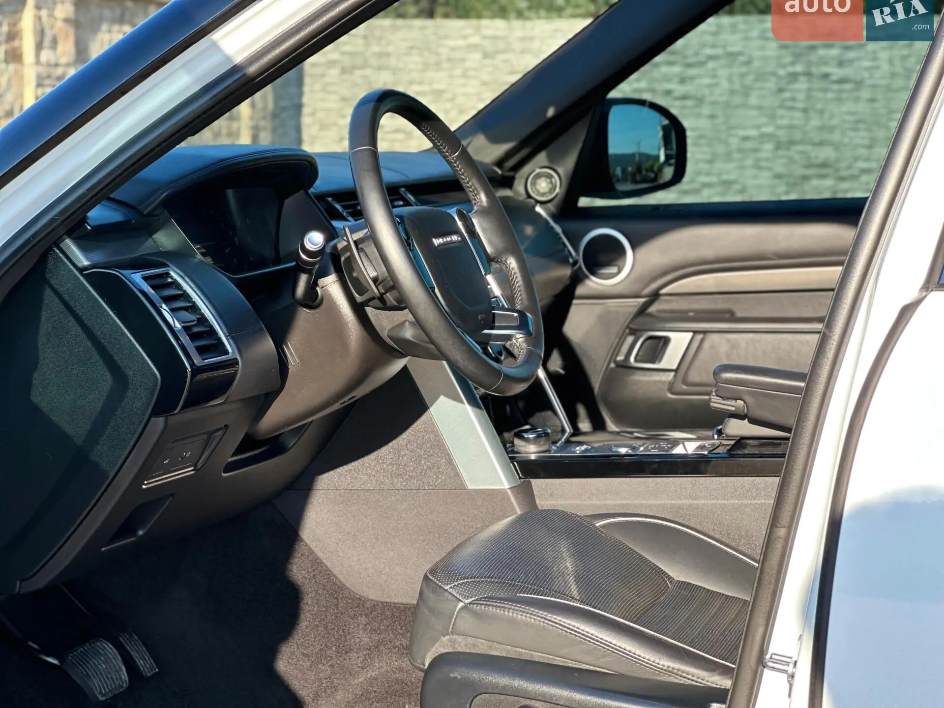2020 Land Rover Discovery - мініатюра 26