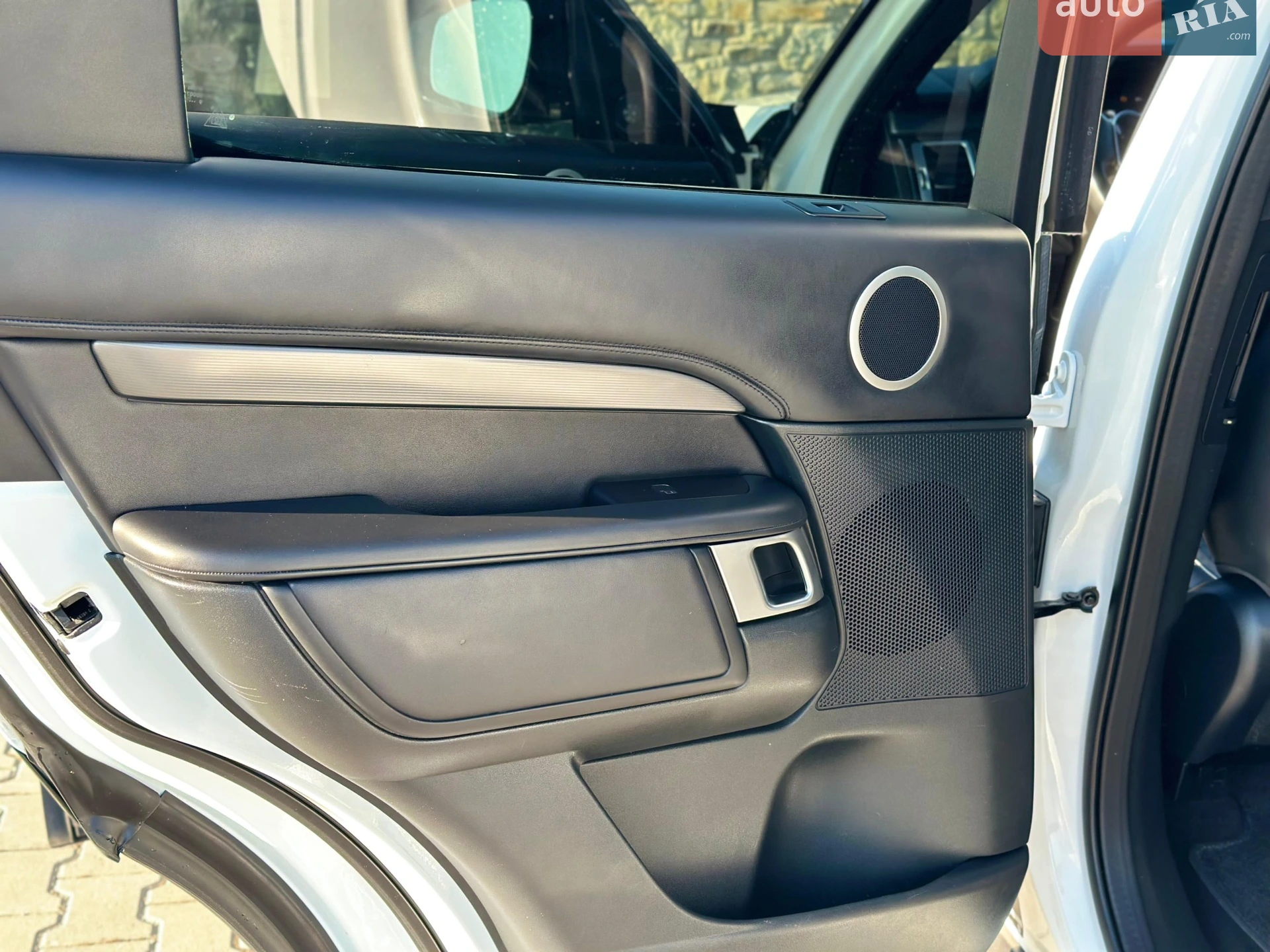 2020 Land Rover Discovery - мініатюра 34