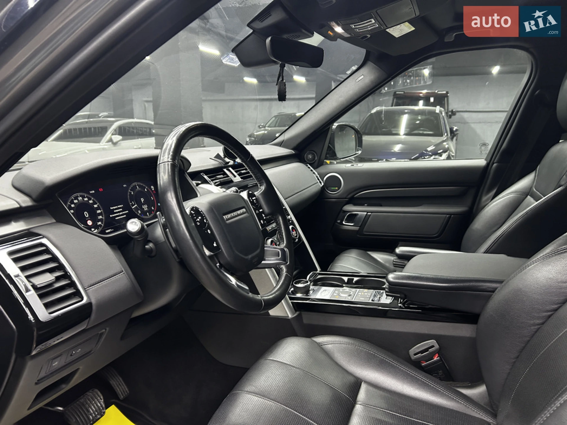 2018 Land Rover Discovery - мініатюра 11