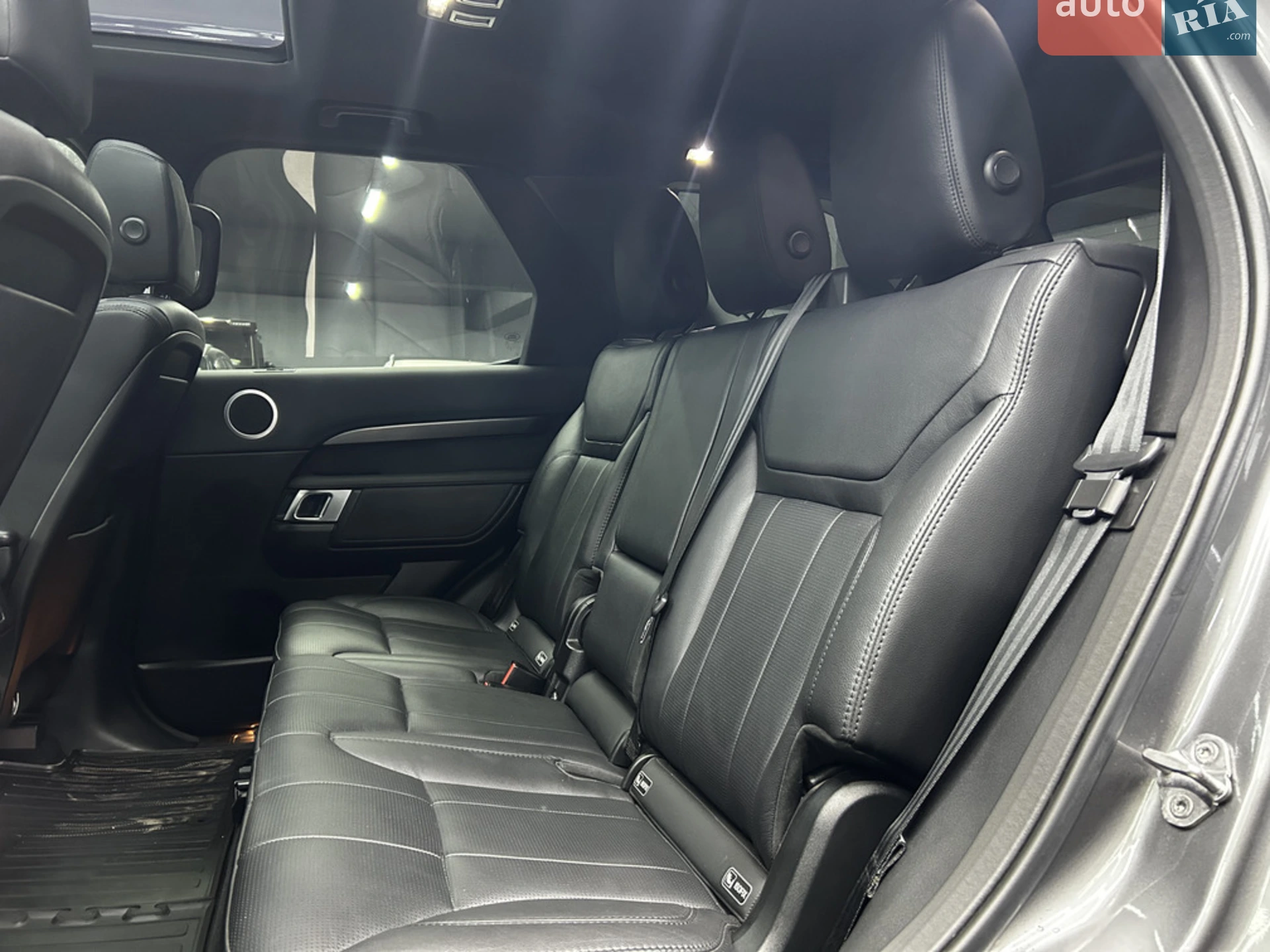2018 Land Rover Discovery - мініатюра 30