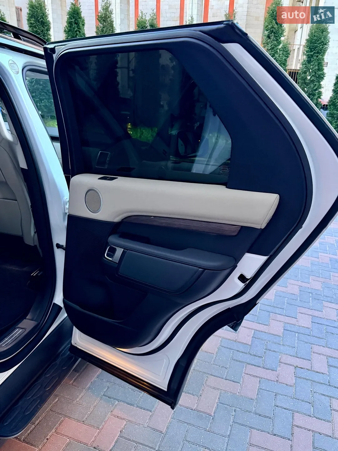 2018 Land Rover Discovery - мініатюра 15