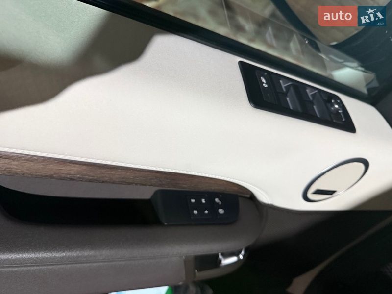 Внедорожник / Кроссовер Land Rover Discovery 2017 в Одессе