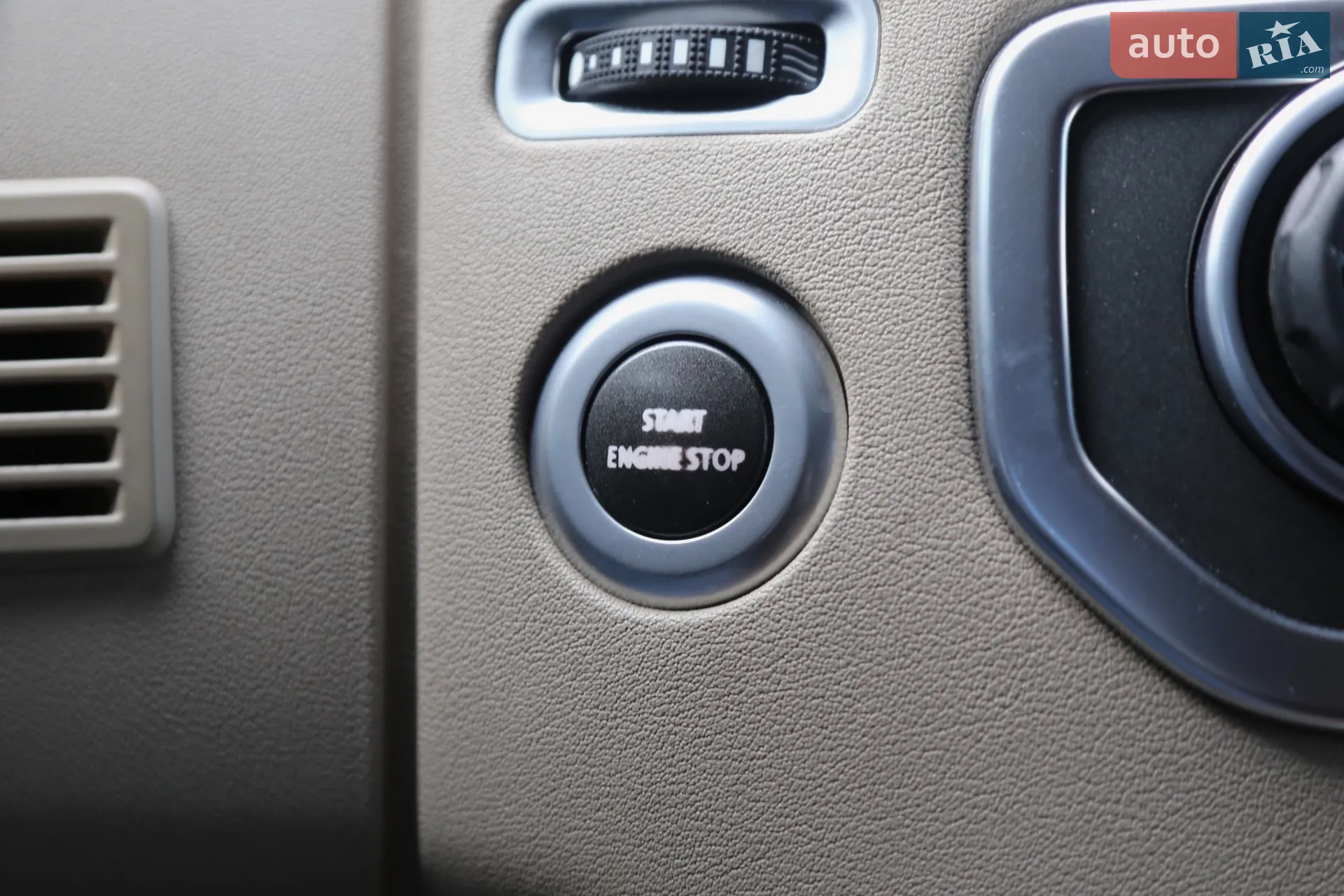 2015 Land Rover Discovery - мініатюра 23