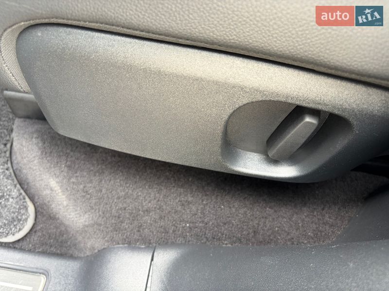 Внедорожник / Кроссовер Land Rover Discovery 2022 в Киеве