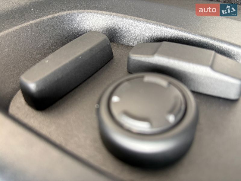 Внедорожник / Кроссовер Land Rover Discovery 2022 в Киеве