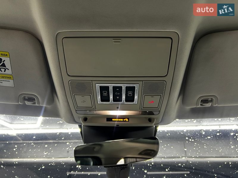 Позашляховик / Кросовер Land Rover Discovery 2017 в Чернівцях