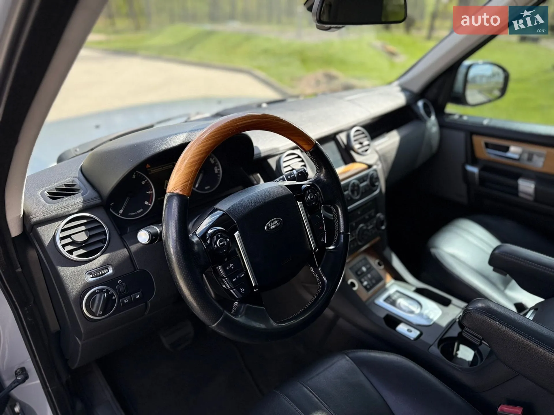 2015 Land Rover Discovery - мініатюра 32