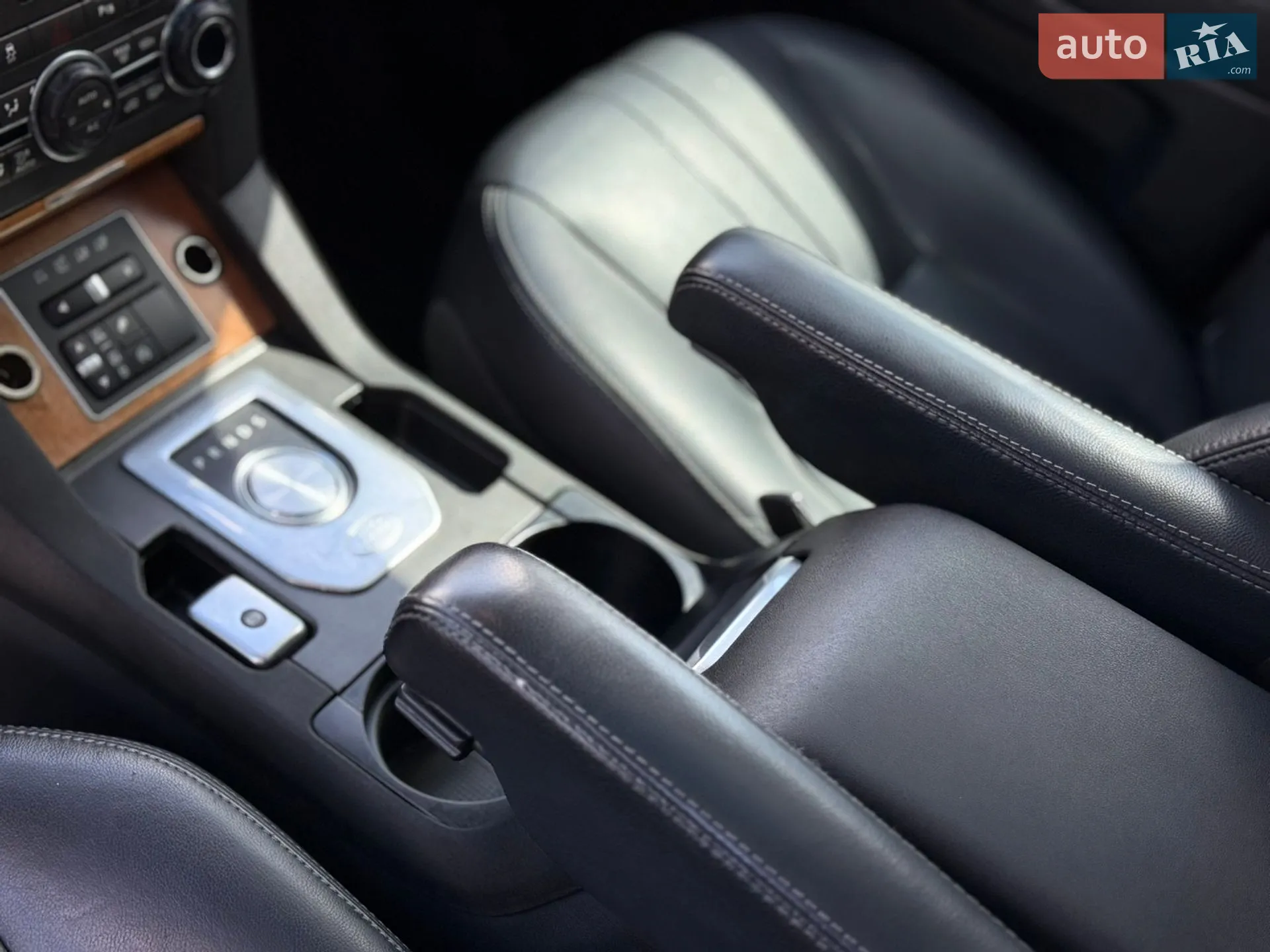 2015 Land Rover Discovery - мініатюра 37