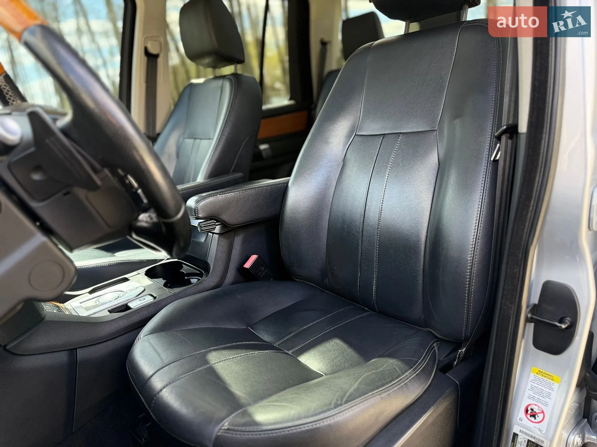 2015 Land Rover Discovery - мініатюра 39