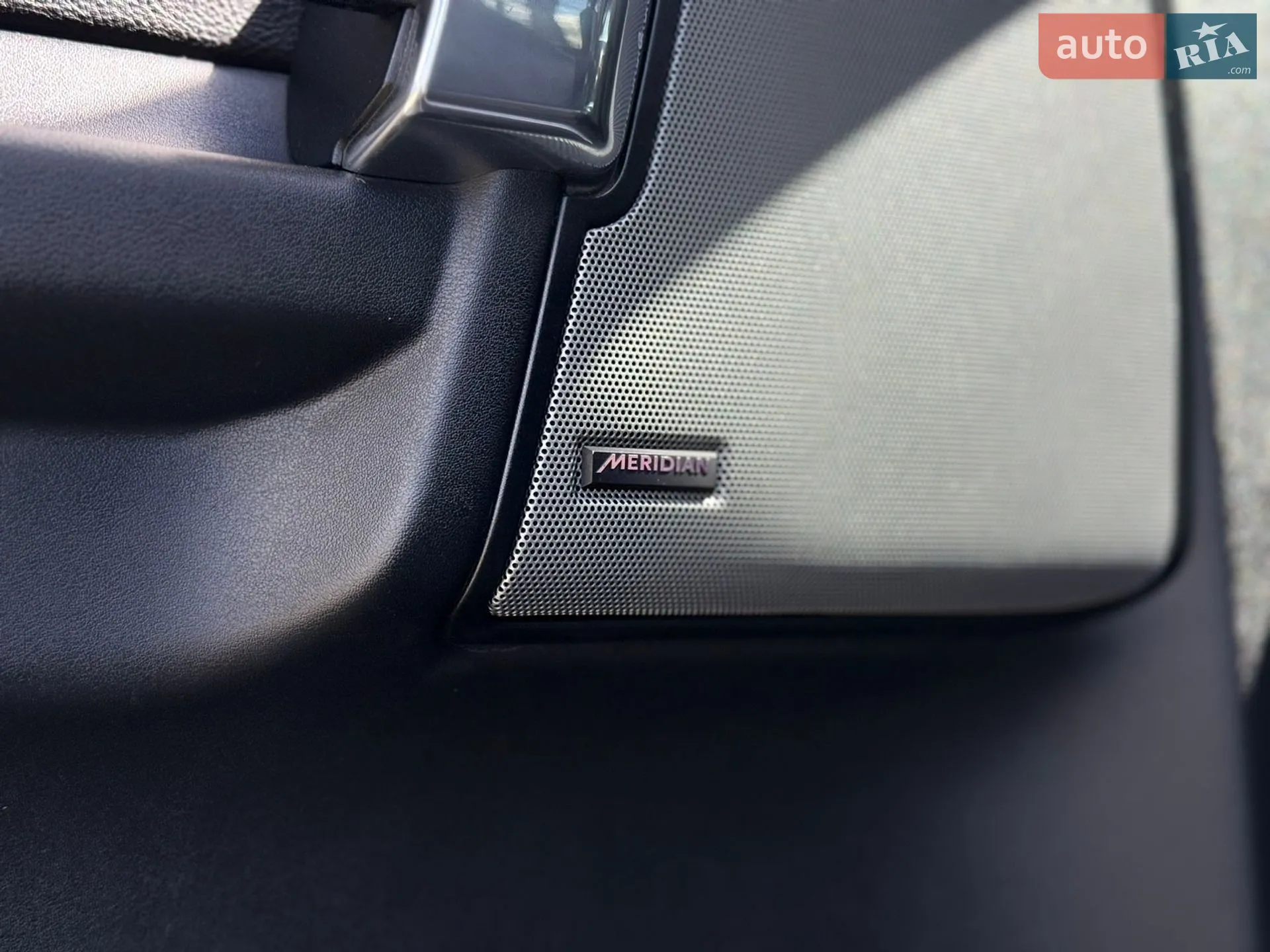 2015 Land Rover Discovery - мініатюра 45