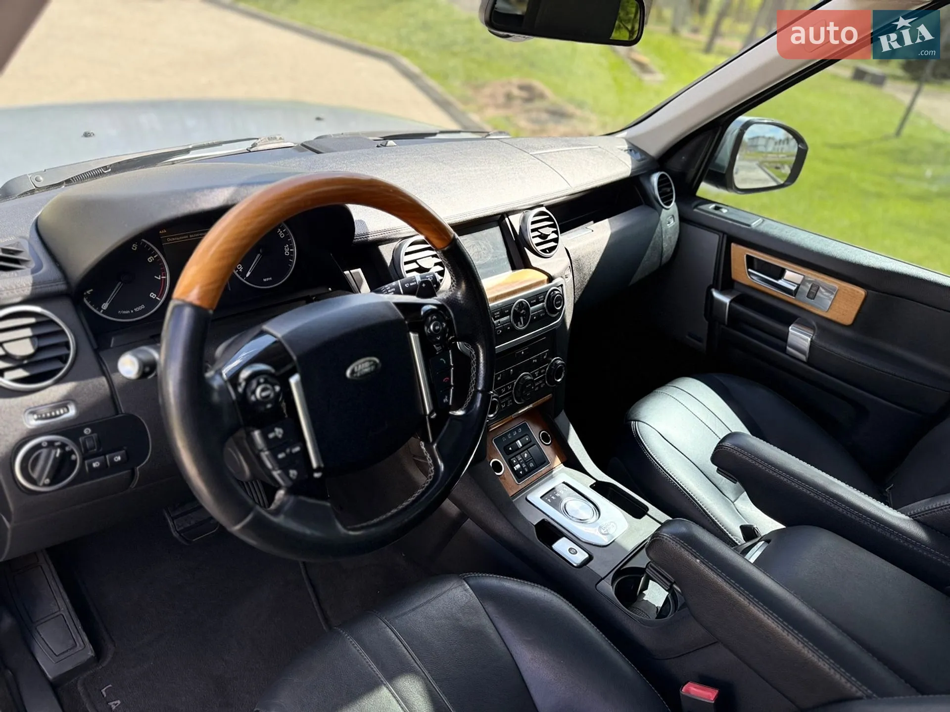 2015 Land Rover Discovery - мініатюра 46