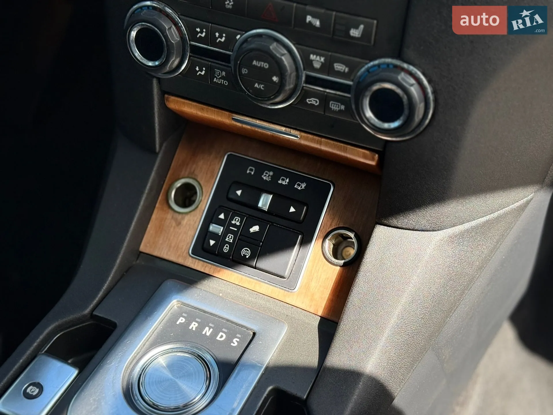 2015 Land Rover Discovery - мініатюра 58