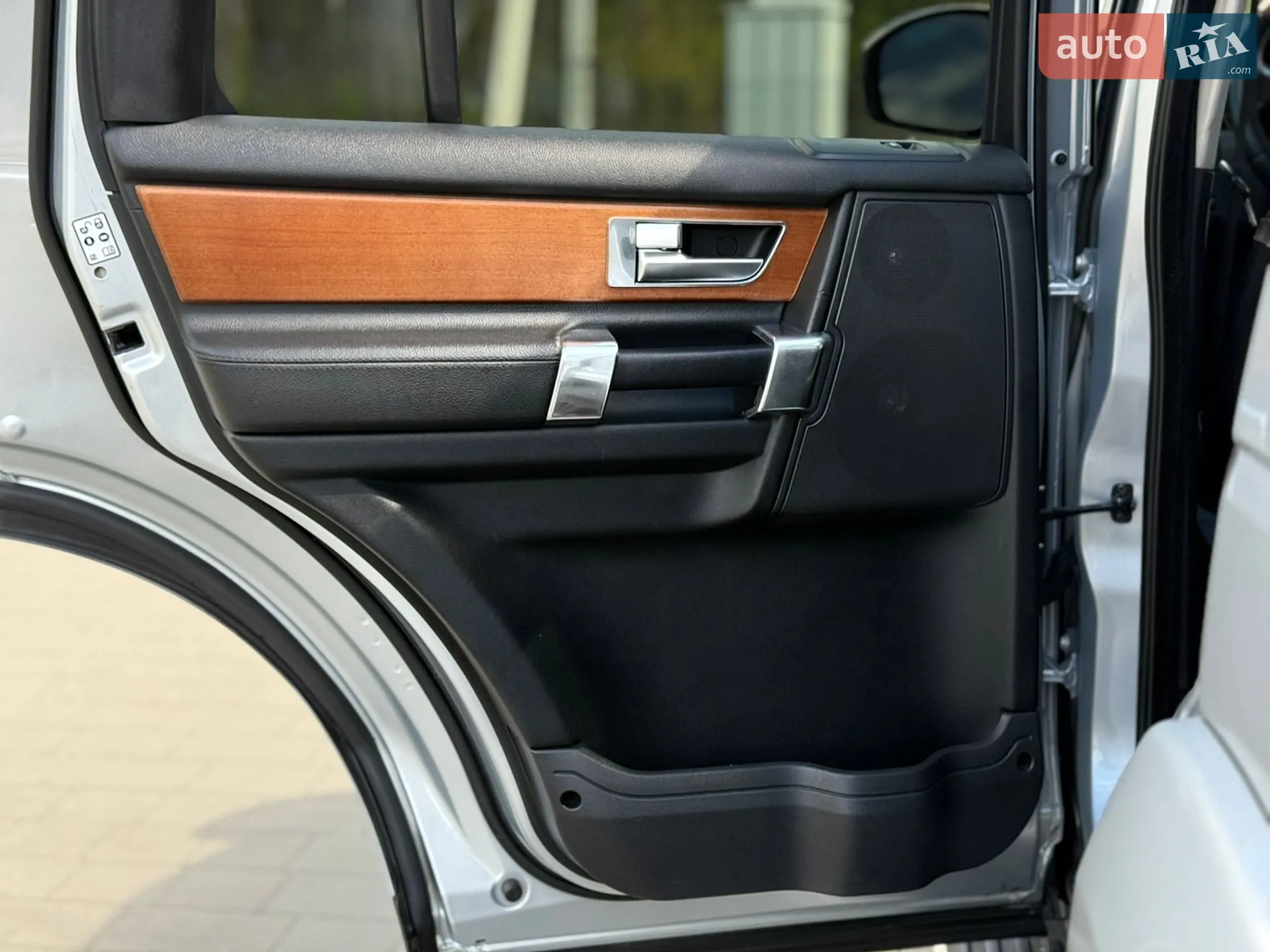 2015 Land Rover Discovery - мініатюра 68