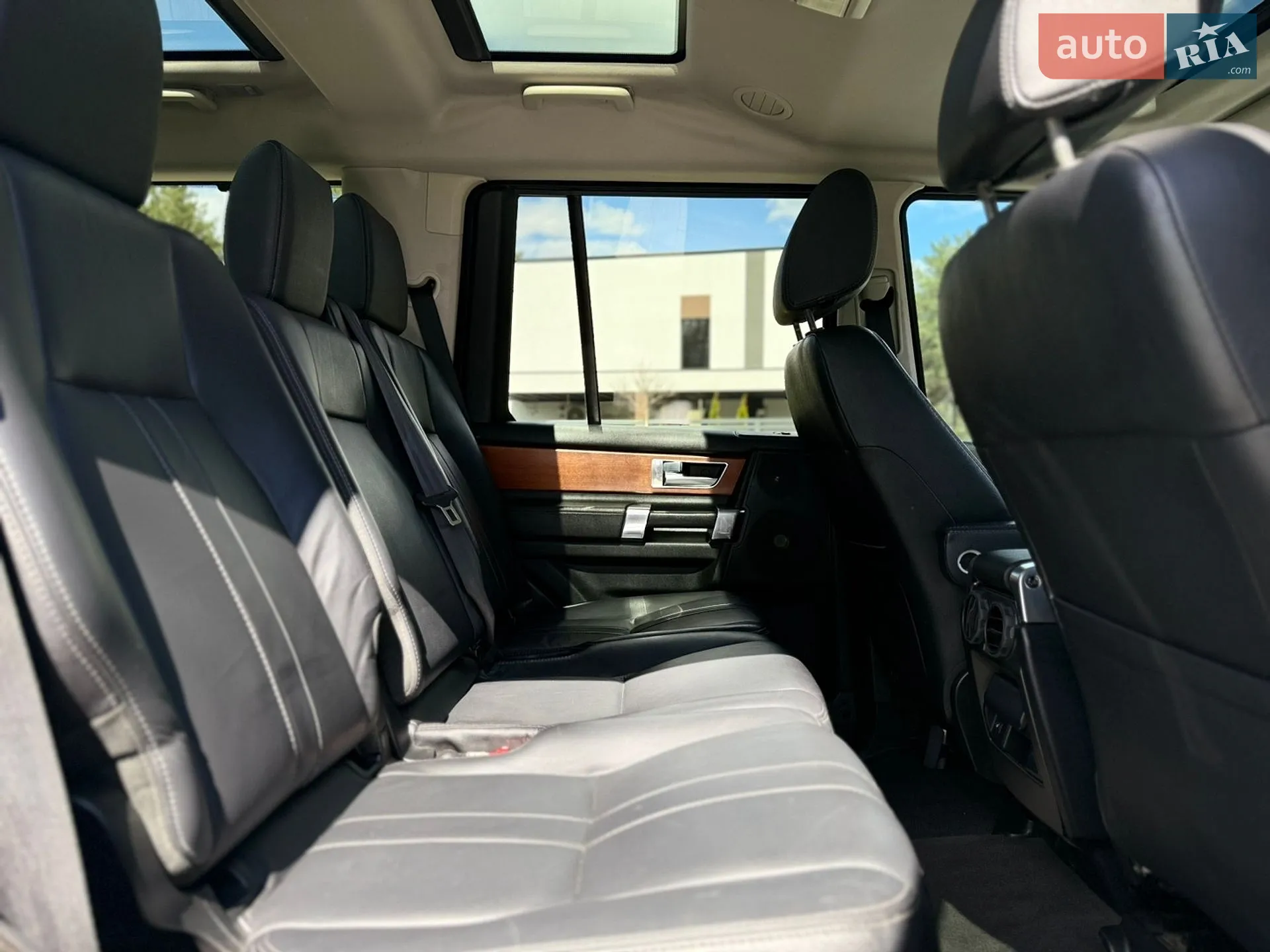 2015 Land Rover Discovery - мініатюра 75