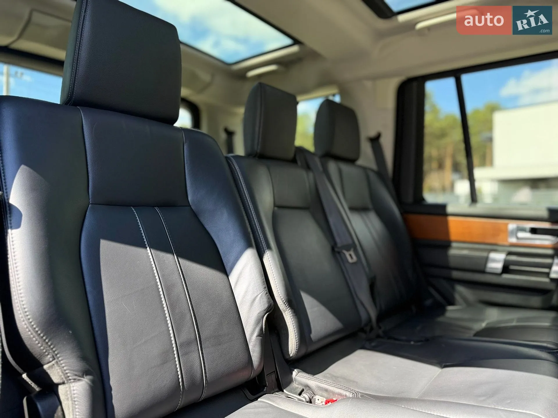 2015 Land Rover Discovery - мініатюра 76