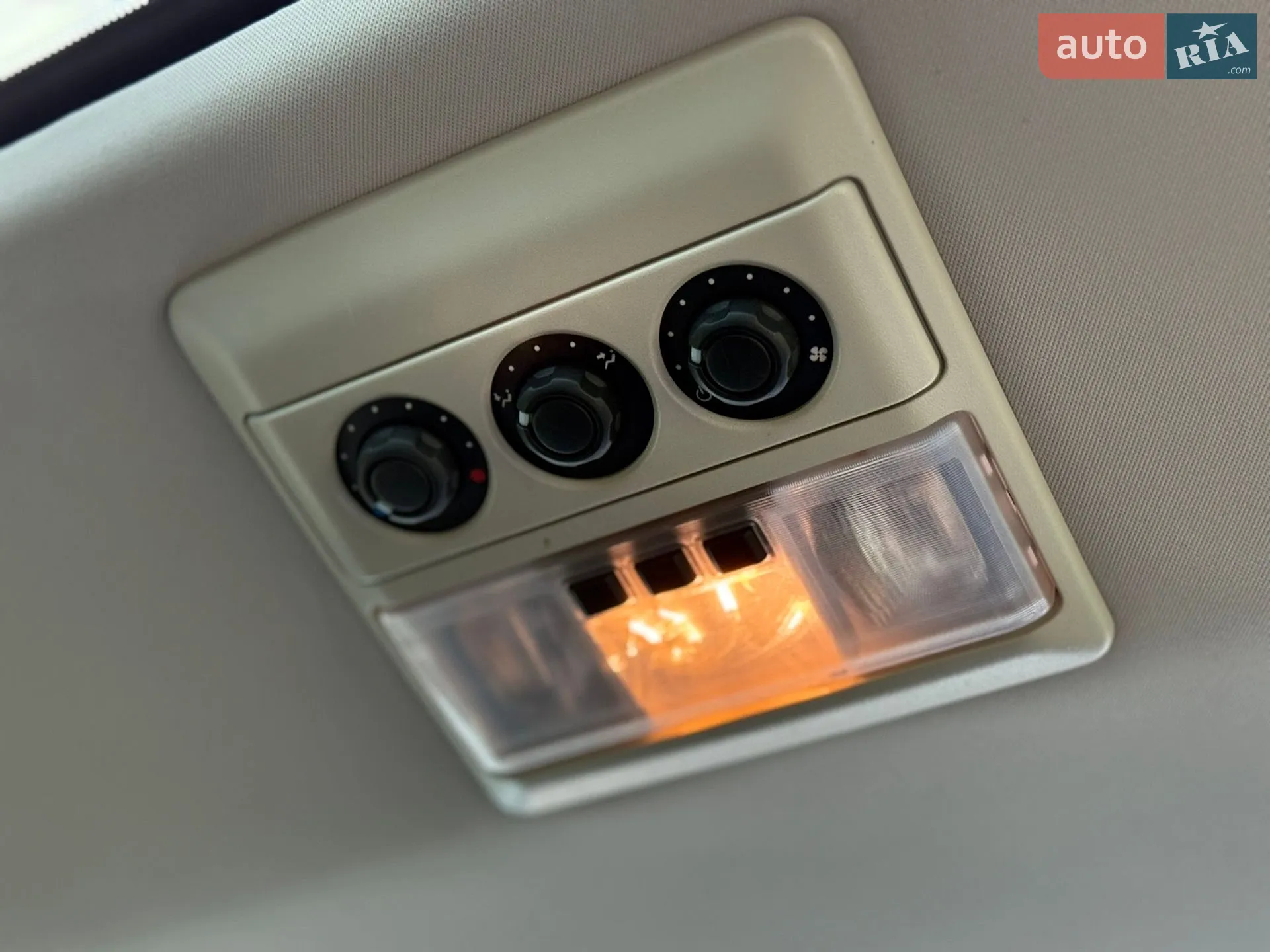 2015 Land Rover Discovery - мініатюра 79