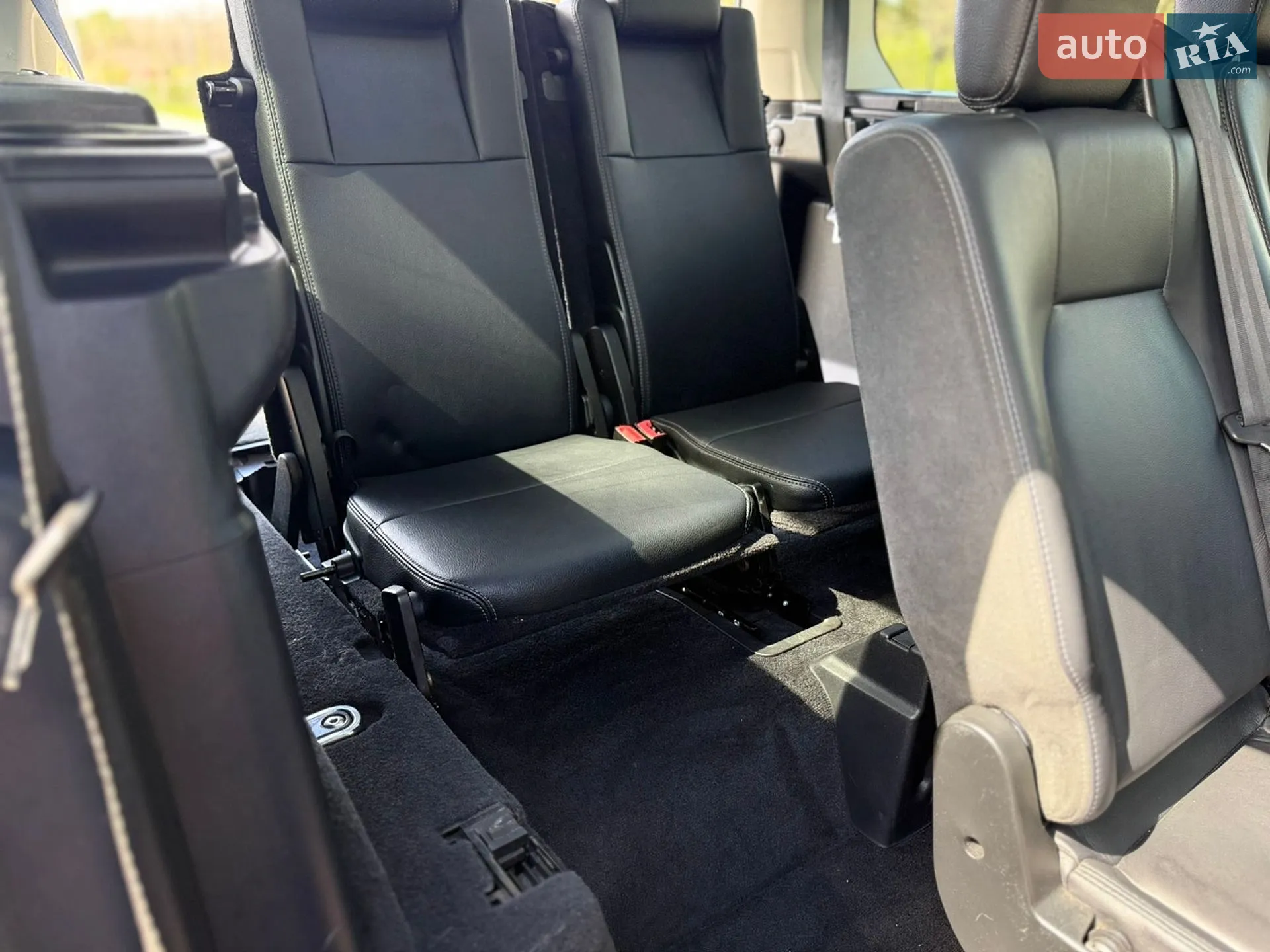 2015 Land Rover Discovery - мініатюра 84