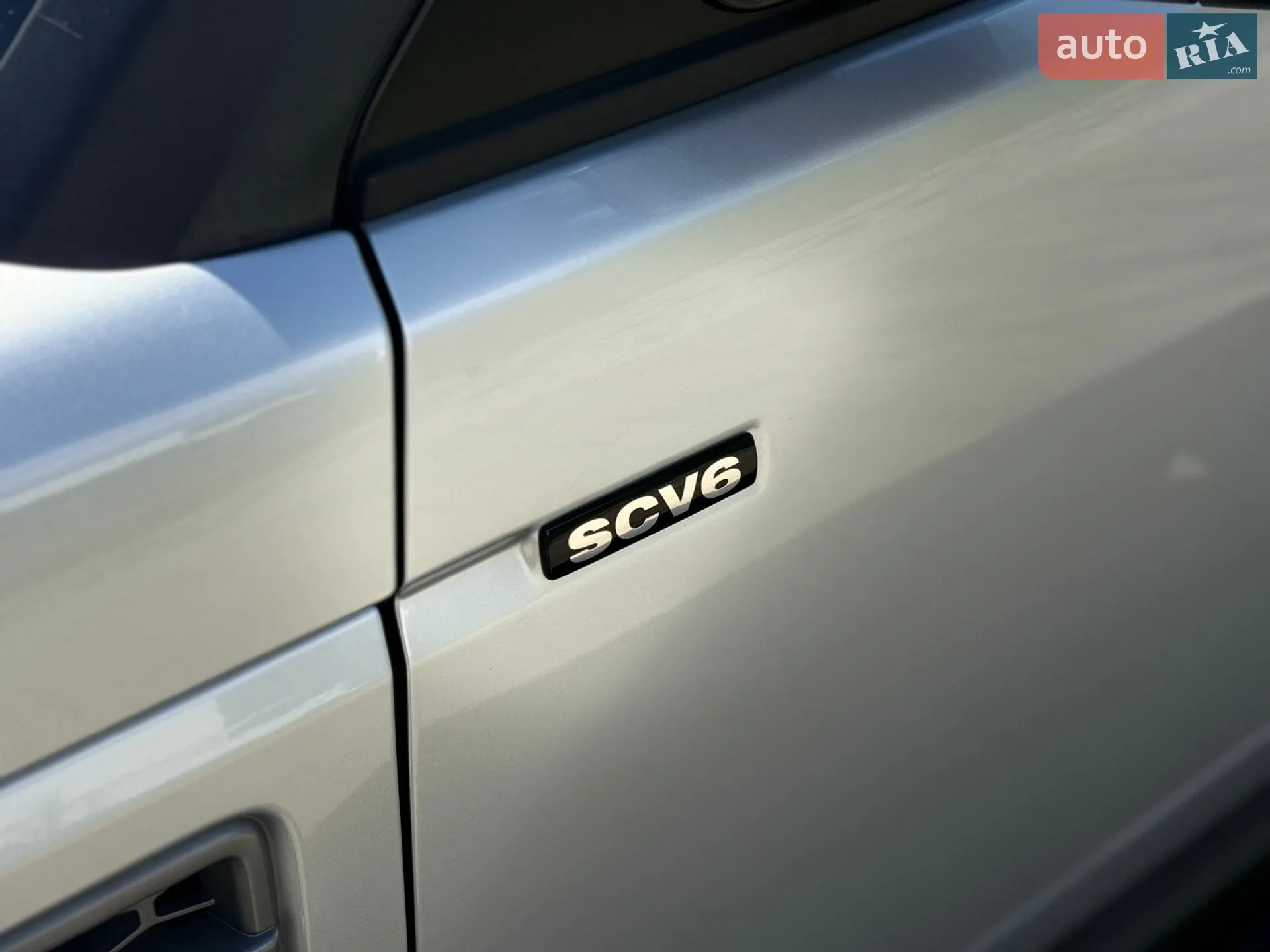 2015 Land Rover Discovery - мініатюра 122