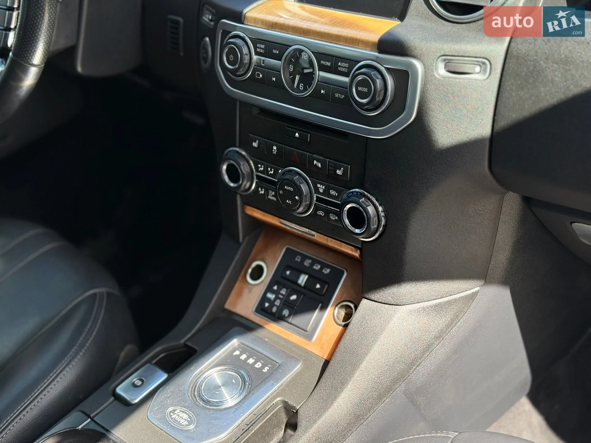 2015 Land Rover Discovery - мініатюра 142