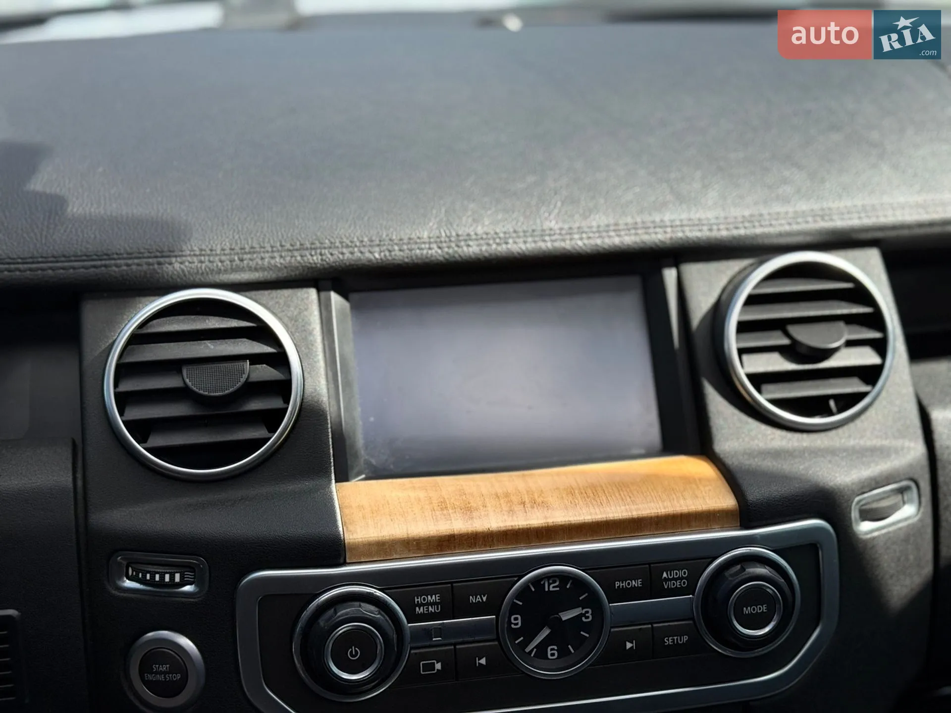 2015 Land Rover Discovery - мініатюра 144