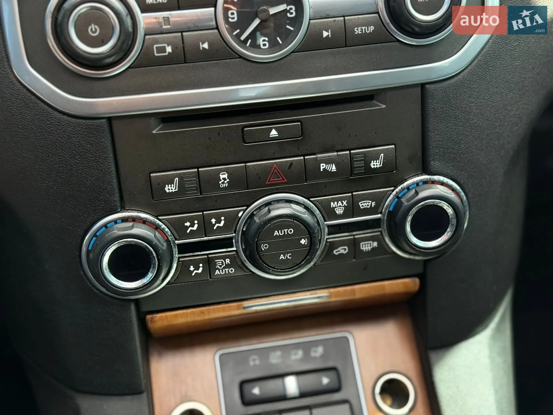 2015 Land Rover Discovery - мініатюра 146