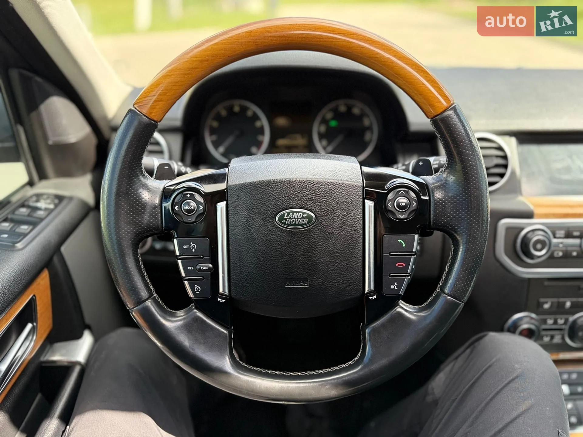 2015 Land Rover Discovery - мініатюра 153