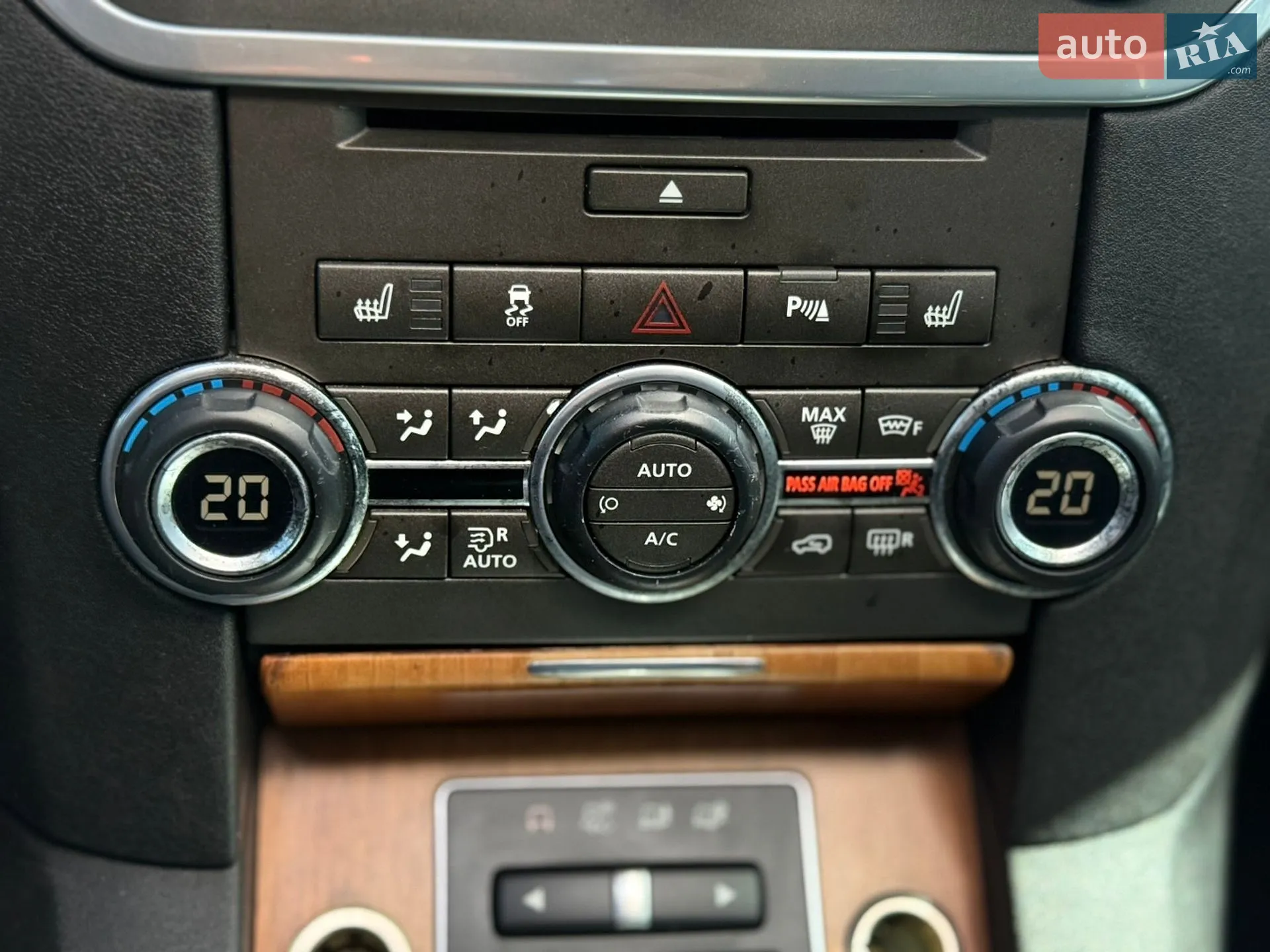 2015 Land Rover Discovery - мініатюра 163