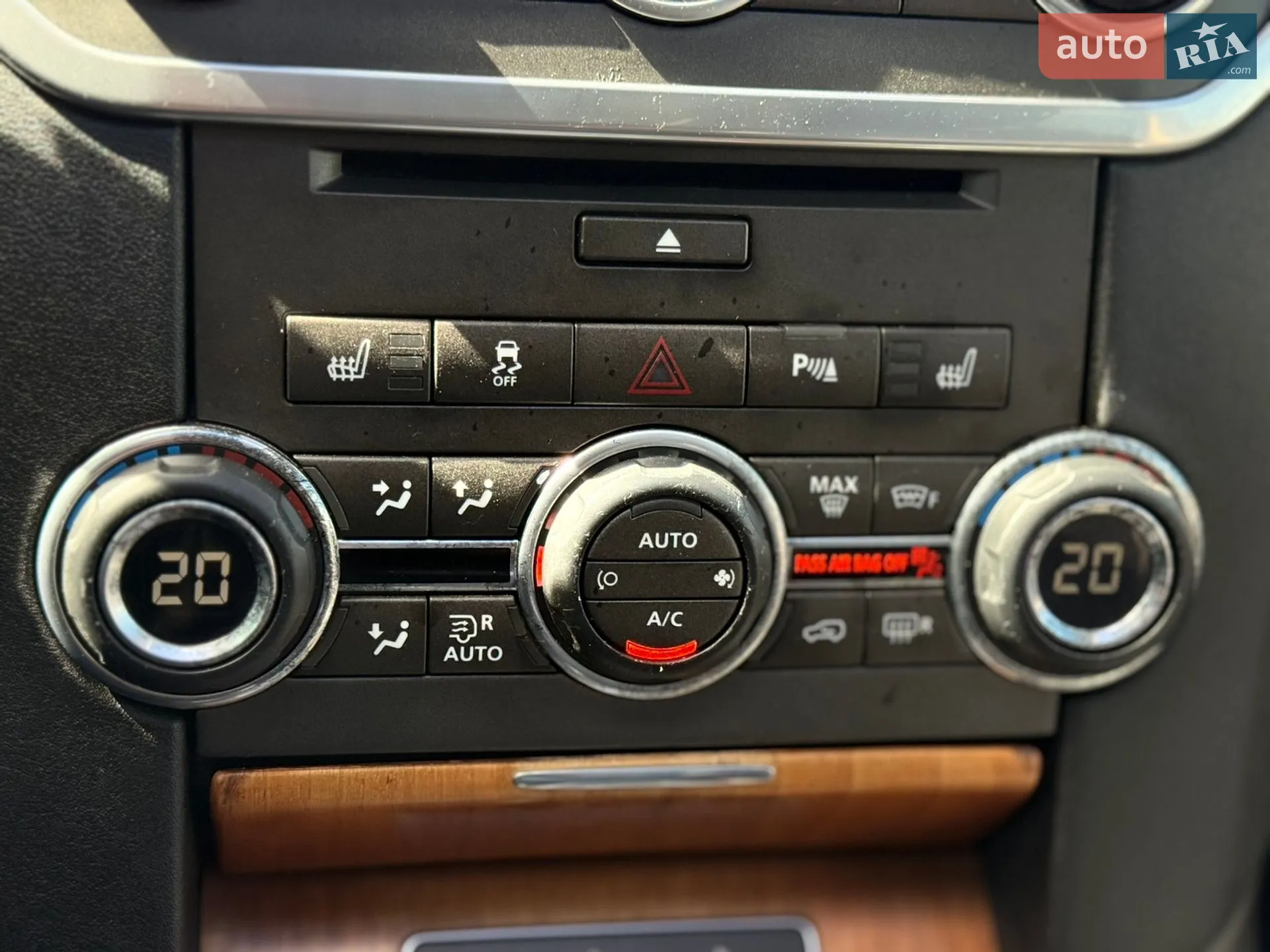 2015 Land Rover Discovery - мініатюра 182