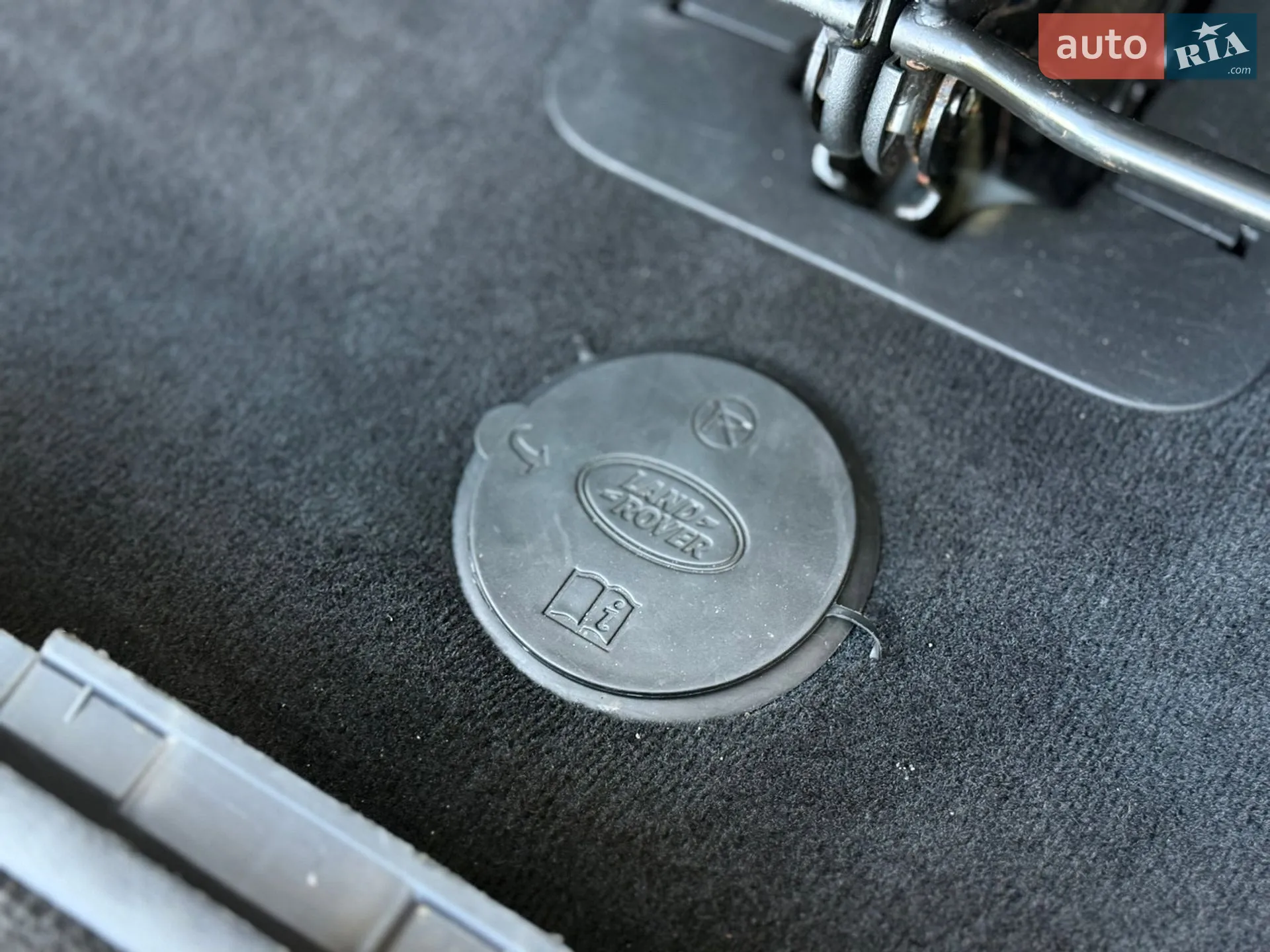 2015 Land Rover Discovery - мініатюра 199