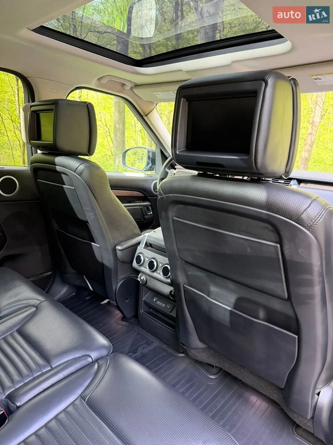 2017 Land Rover Discovery - мініатюра 25