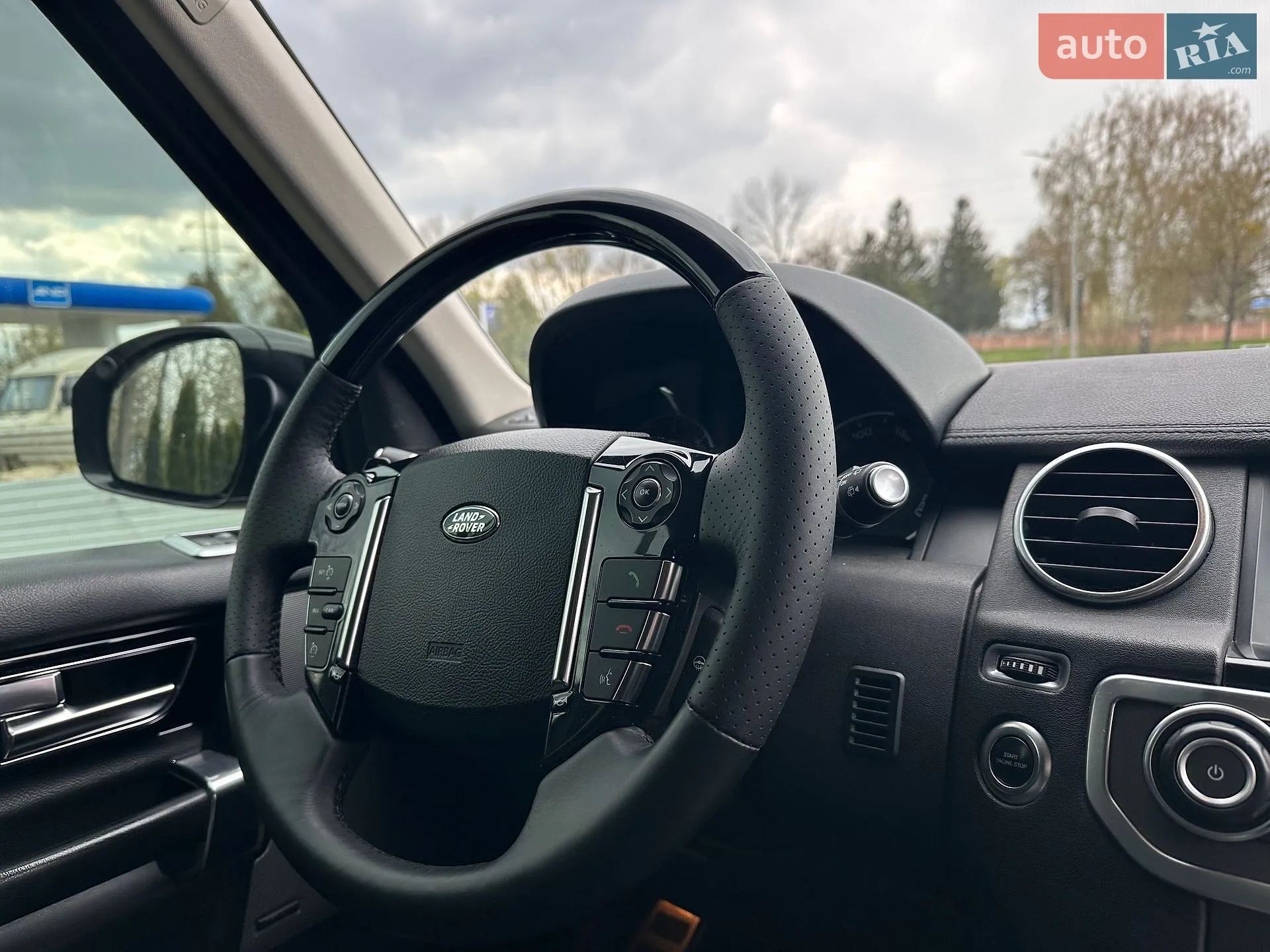 2015 Land Rover Discovery - мініатюра 33