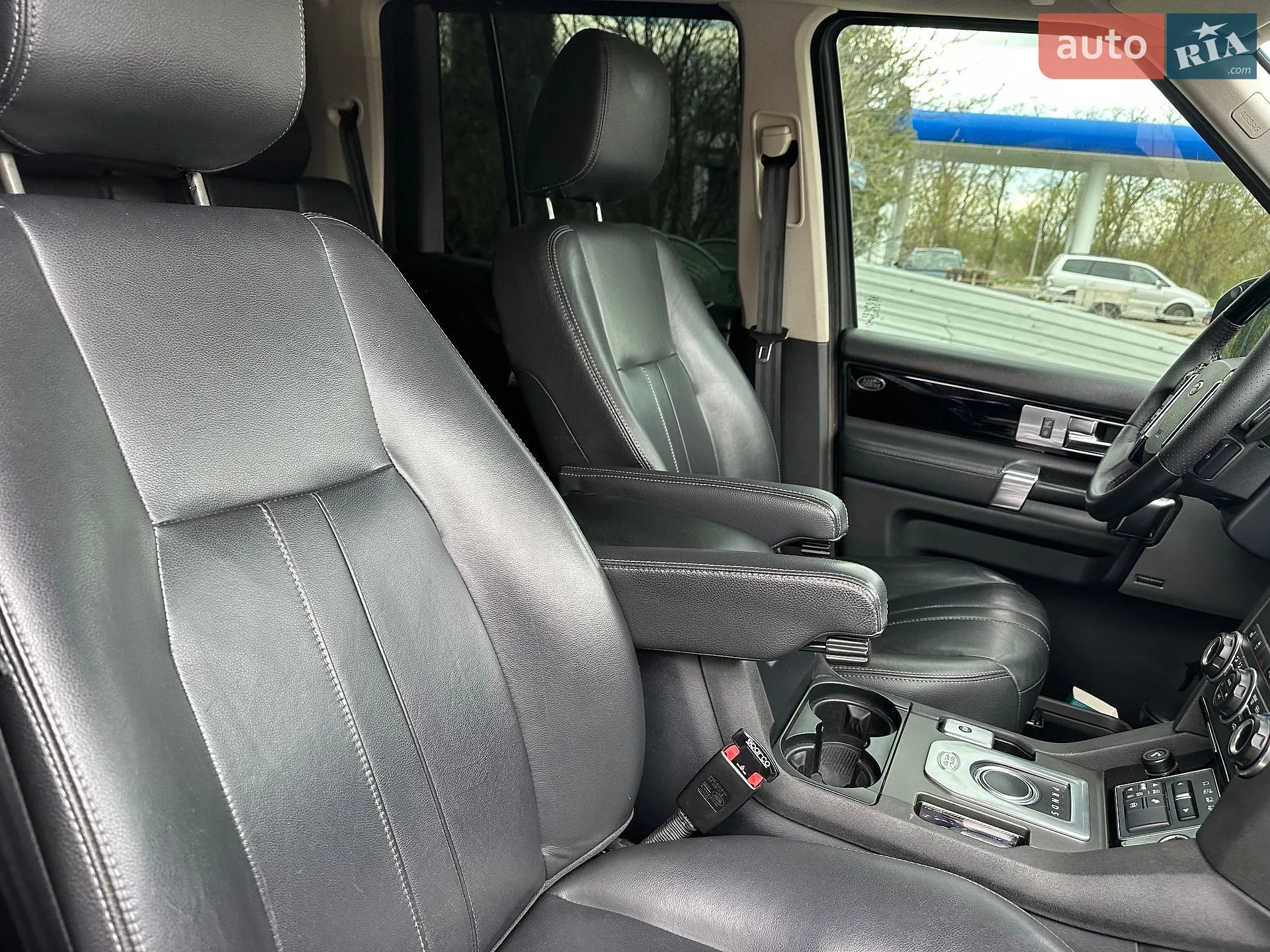 2015 Land Rover Discovery - мініатюра 36