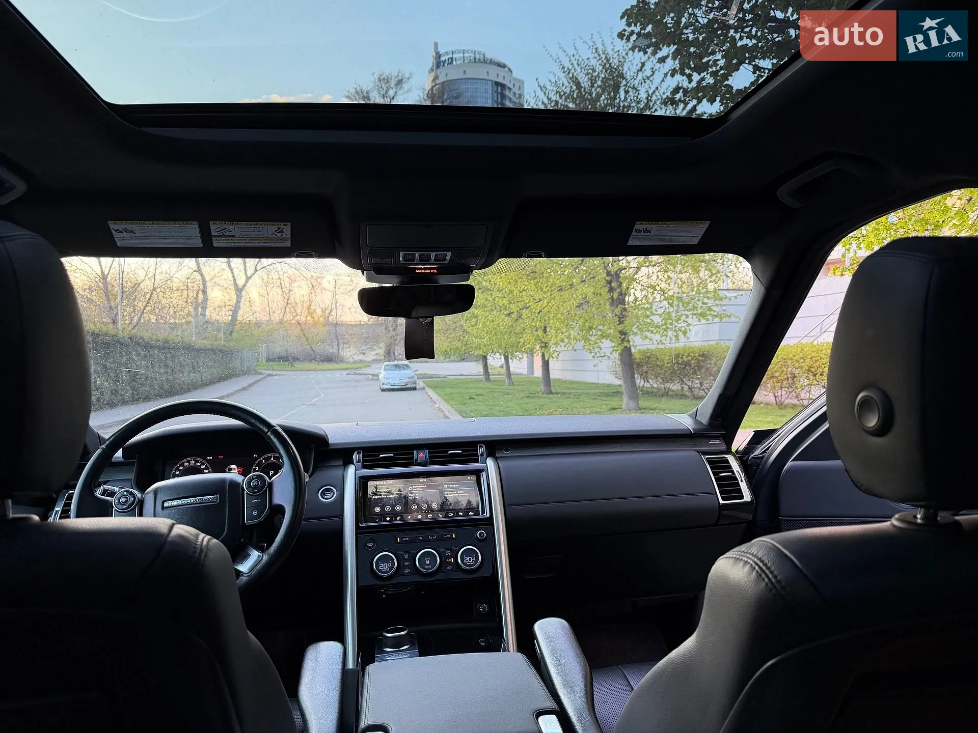2018 Land Rover Discovery - мініатюра 22