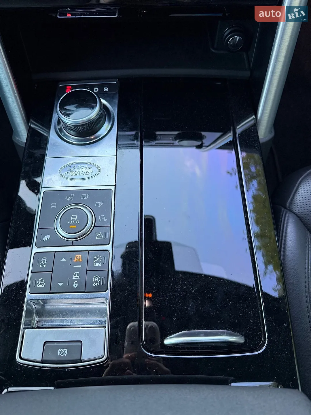 2018 Land Rover Discovery - мініатюра 36