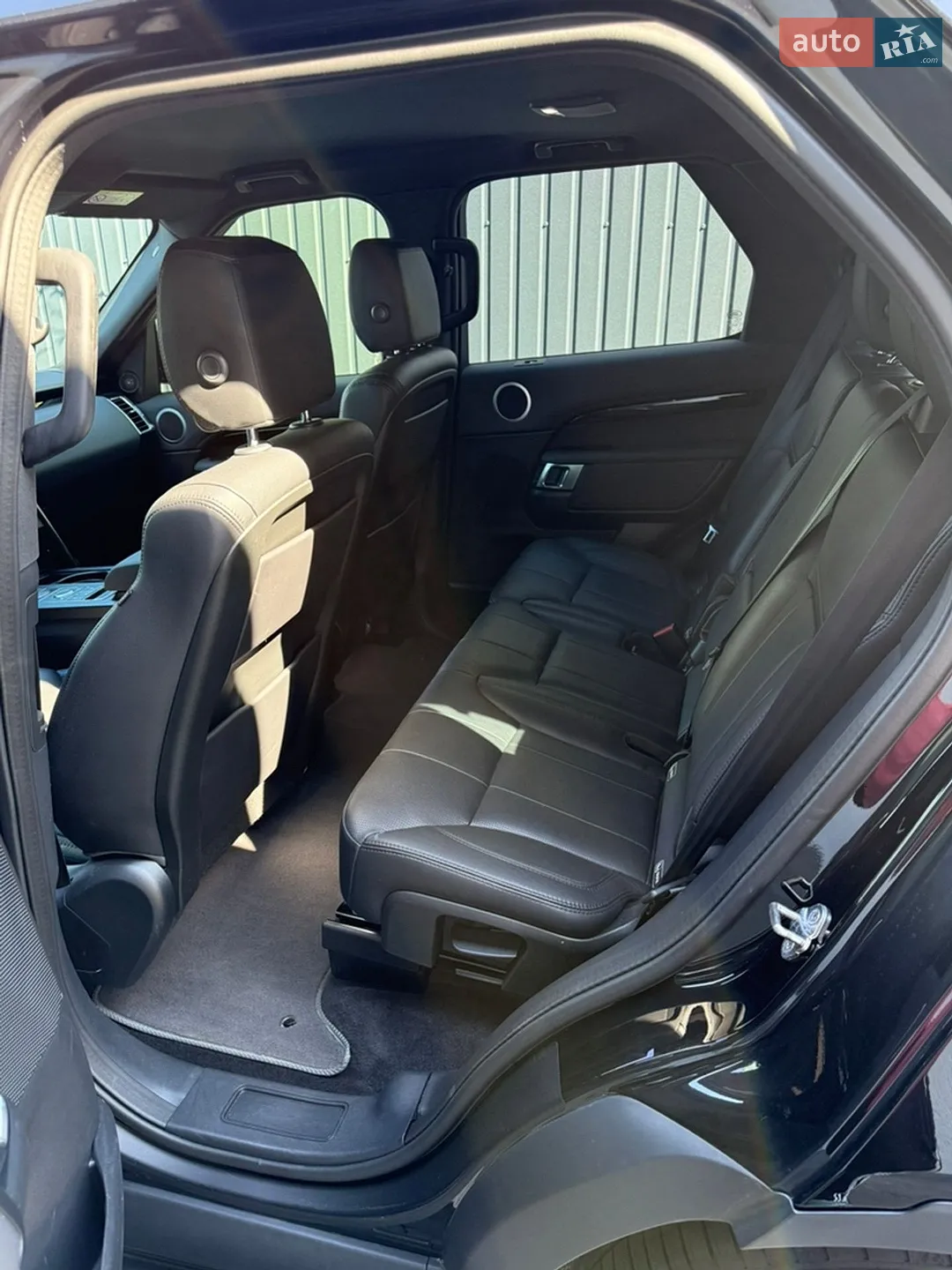 2019 Land Rover Discovery - мініатюра 4