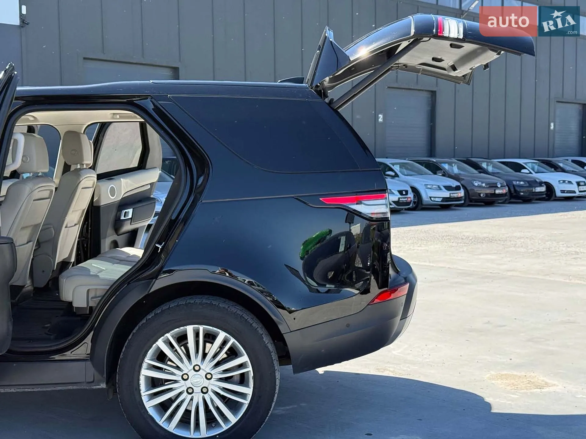 2019 Land Rover Discovery - мініатюра 43