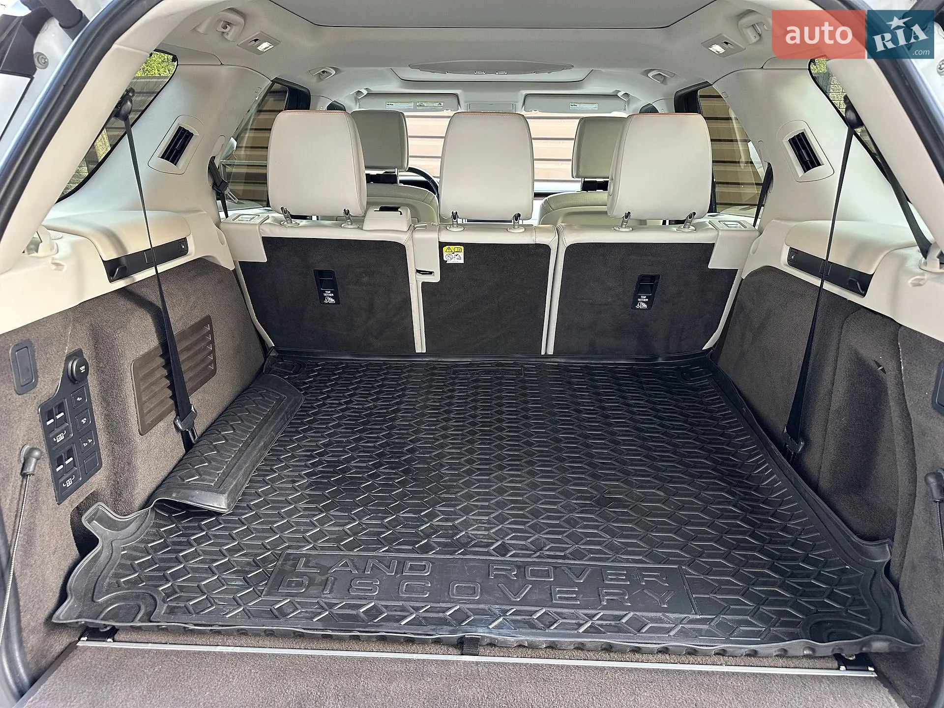 2018 Land Rover Discovery - мініатюра 19